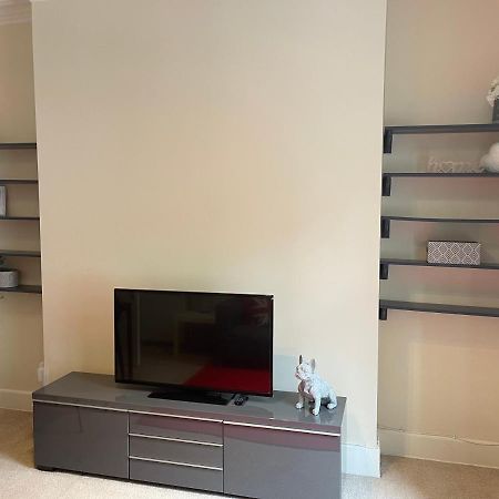 Beautiful 2 Bedroom Apartment- Prime Location, Aberdeen Centre Luaran gambar