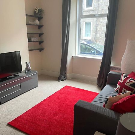 Beautiful 2 Bedroom Apartment- Prime Location, Aberdeen Centre Luaran gambar