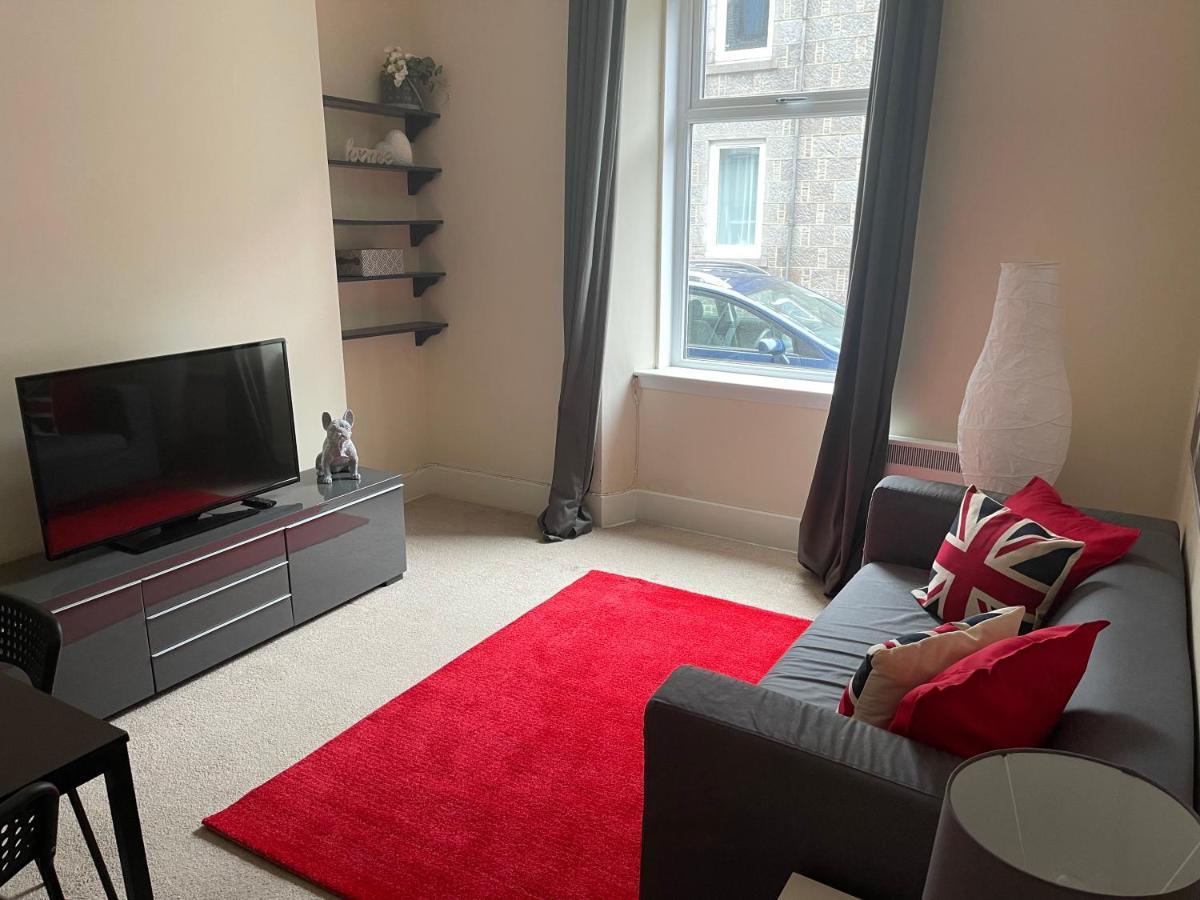Beautiful 2 Bedroom Apartment- Prime Location, Aberdeen Centre Luaran gambar