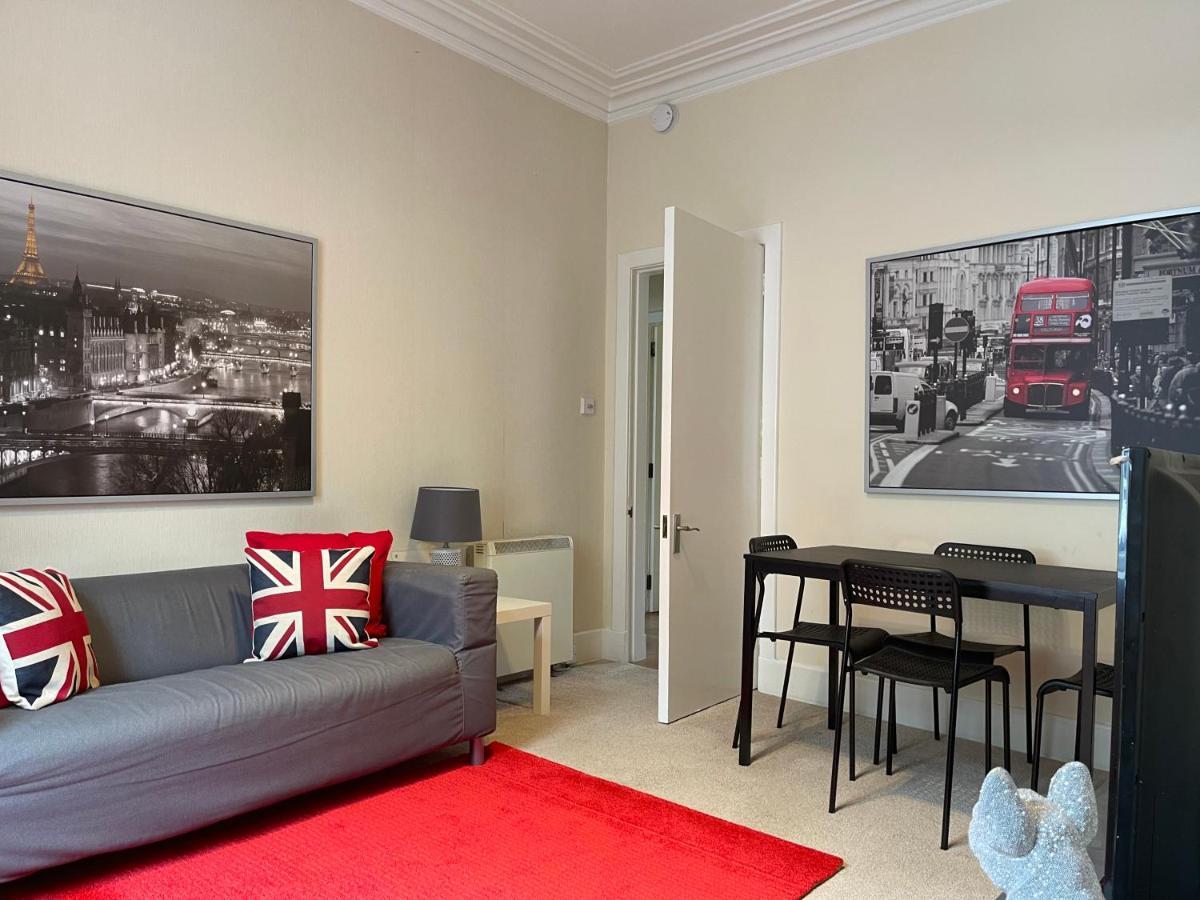Beautiful 2 Bedroom Apartment- Prime Location, Aberdeen Centre Luaran gambar