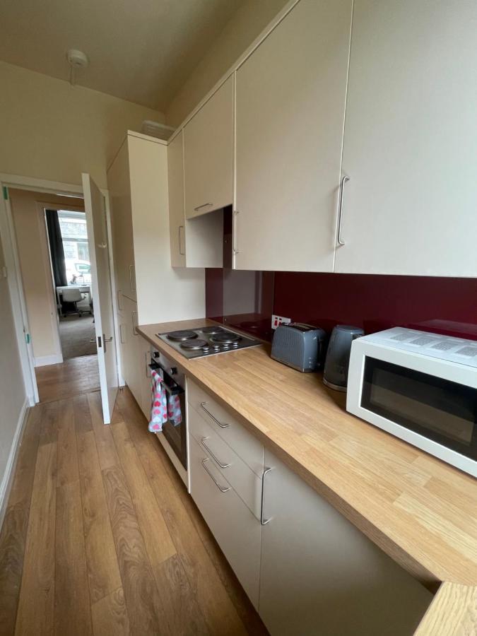 Beautiful 2 Bedroom Apartment- Prime Location, Aberdeen Centre Luaran gambar