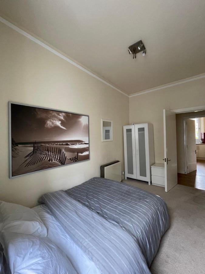 Beautiful 2 Bedroom Apartment- Prime Location, Aberdeen Centre Luaran gambar